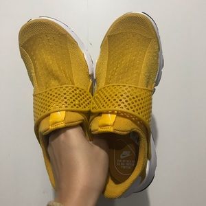 NWOT Nike Sock Dart